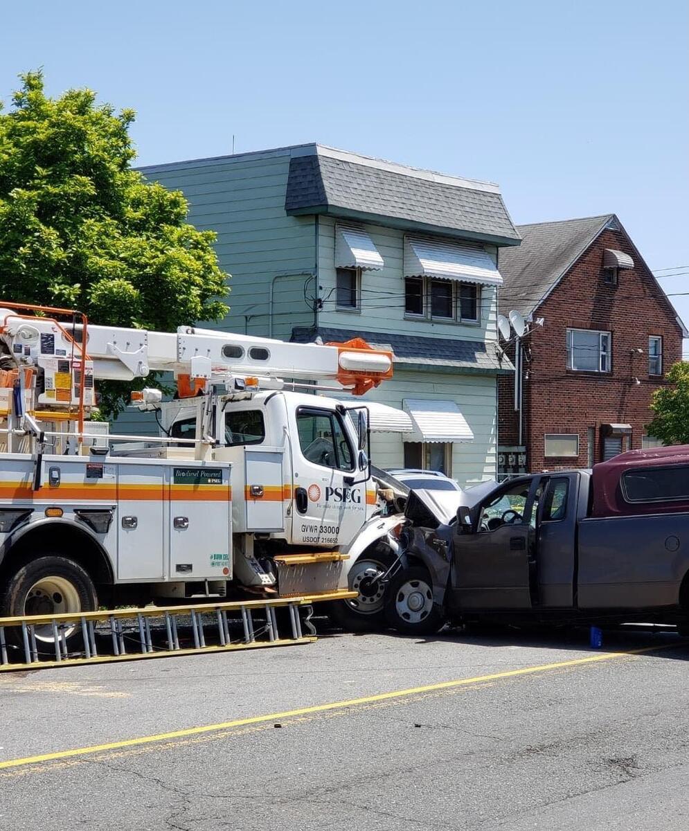 Linden Authorities Investigate Police Car Crash