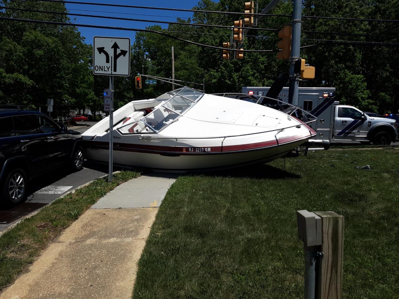 Three Vehicles Including One Towing Boat Involved In Crash On Route 571 Manchester Township Rlsmedia Com