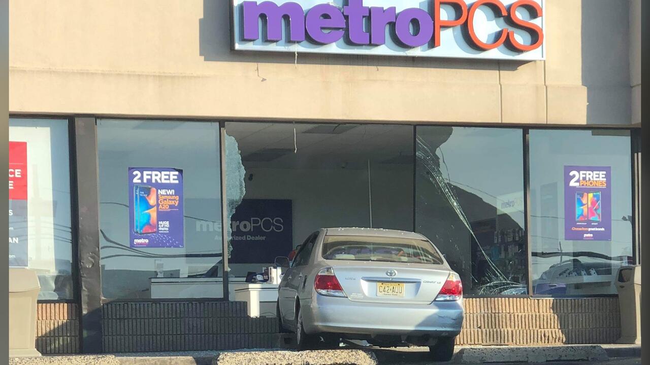DEVELOPING HARRISON NJ: Car Slams Into Metro PCS Store in Harrison