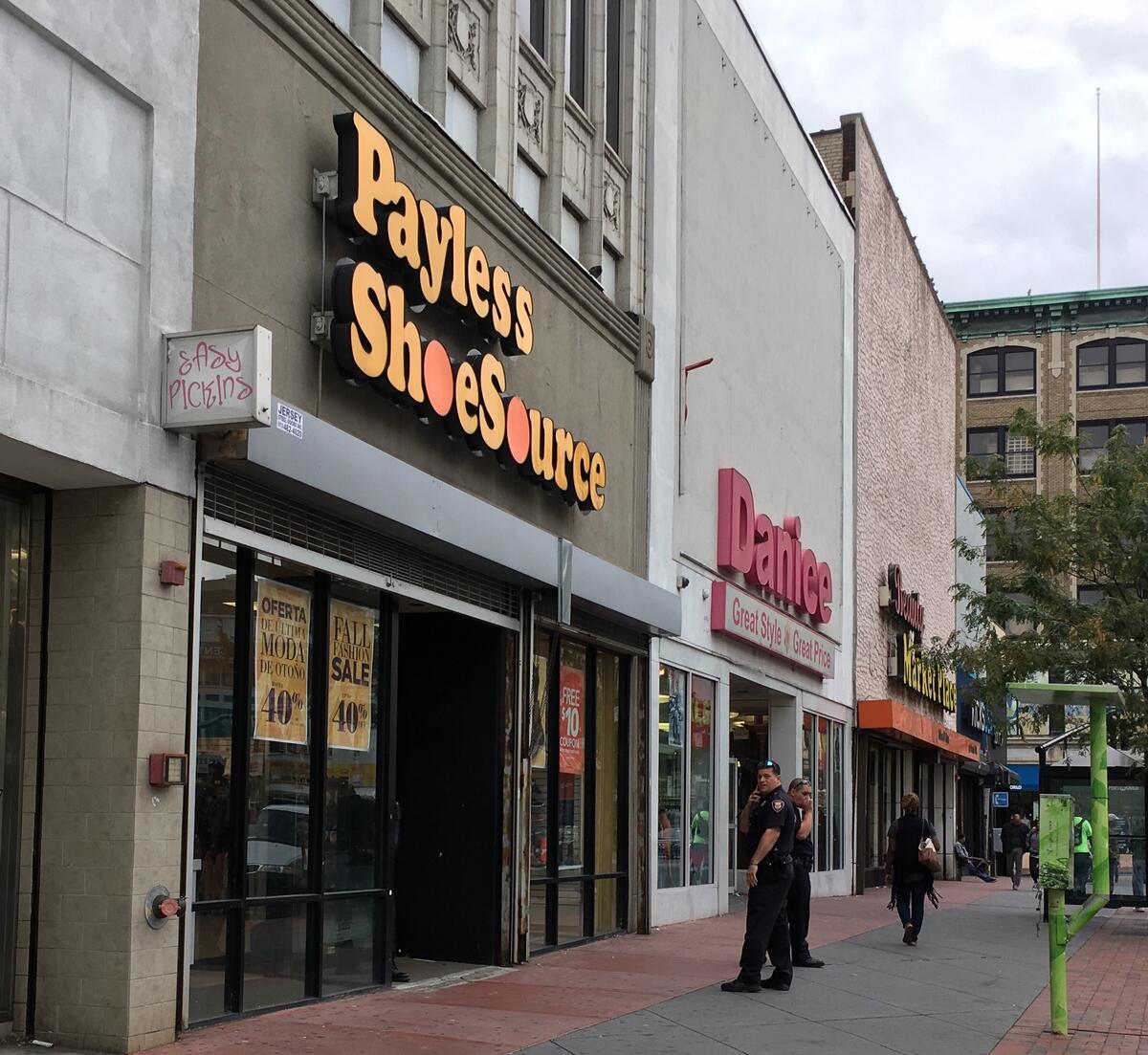 payless 86th street
