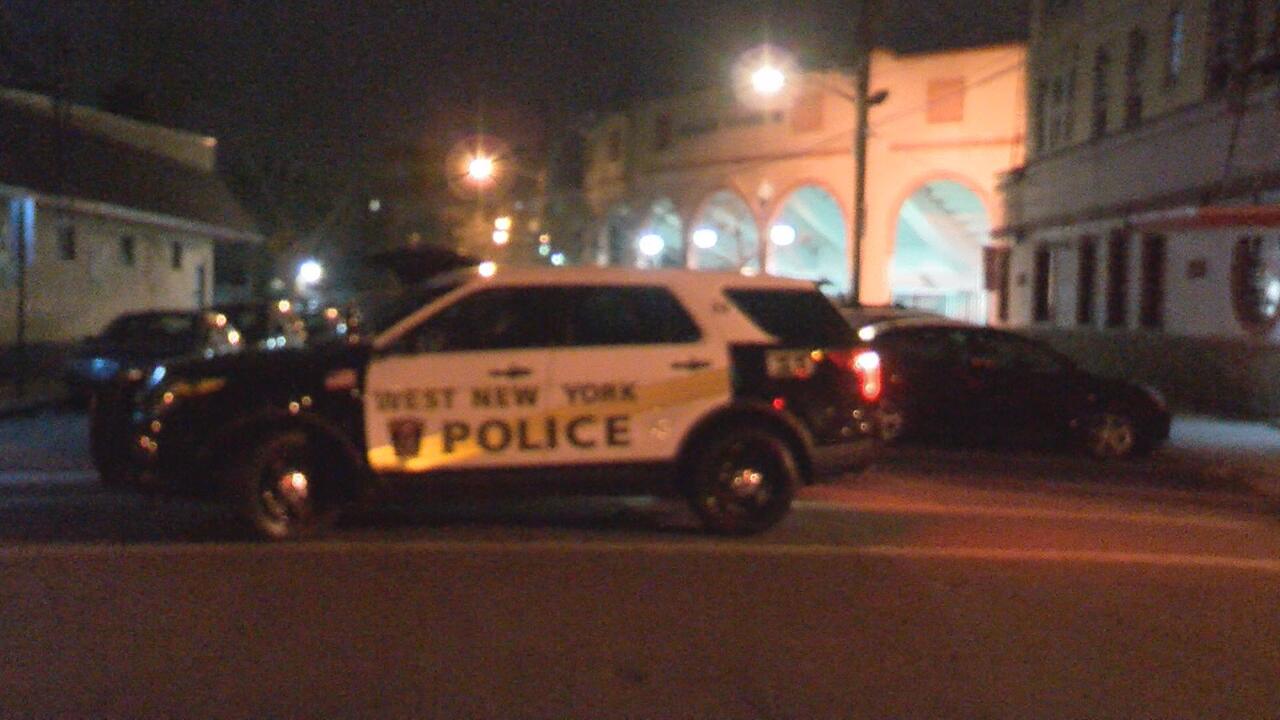 Breaking West New York Nj Barricaded Man Fire Shots At Police In There Is A Mive Police Presence In The Are Of 59th Street Near Kennedy Boulevard As And Members Swat Attempting To Get An Alleged