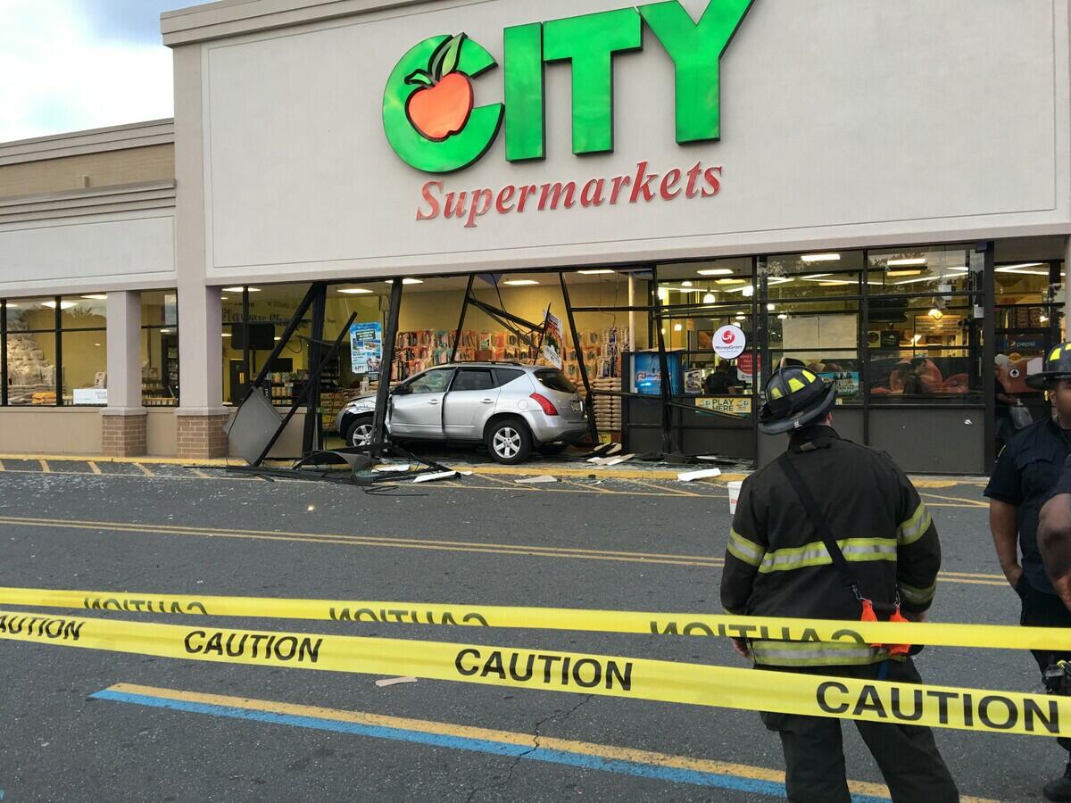 BREAKING NEWARK NJ Car Crashes into Supermarket in Newark's West Ward