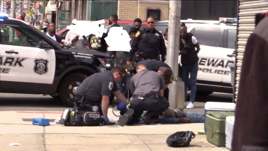 DEVELOPING NEWARKIRVINGTON NJ Shooting Kills Man on NewarkIrvington