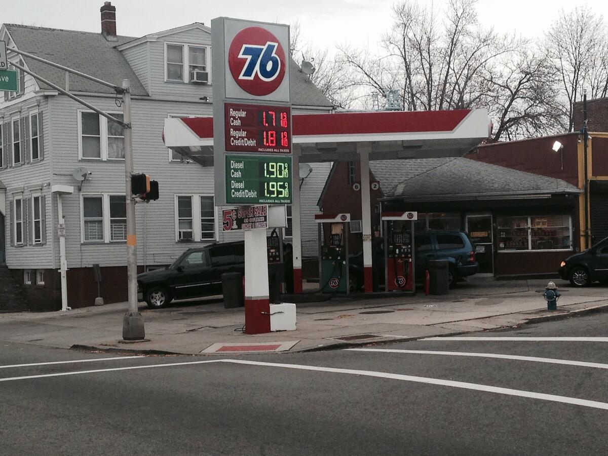 BREAKING NEWARK NJ Police Search for Suspects Responsible for Multiple