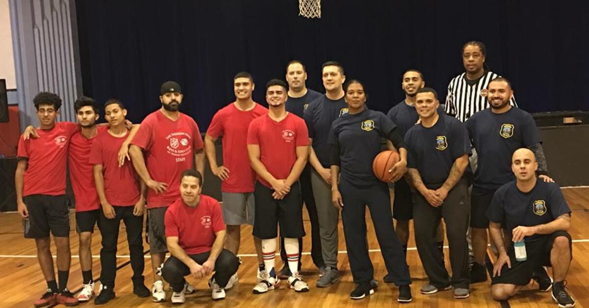 Newark Ironbound Boys and Girls Club Host Newark Police in Basketball