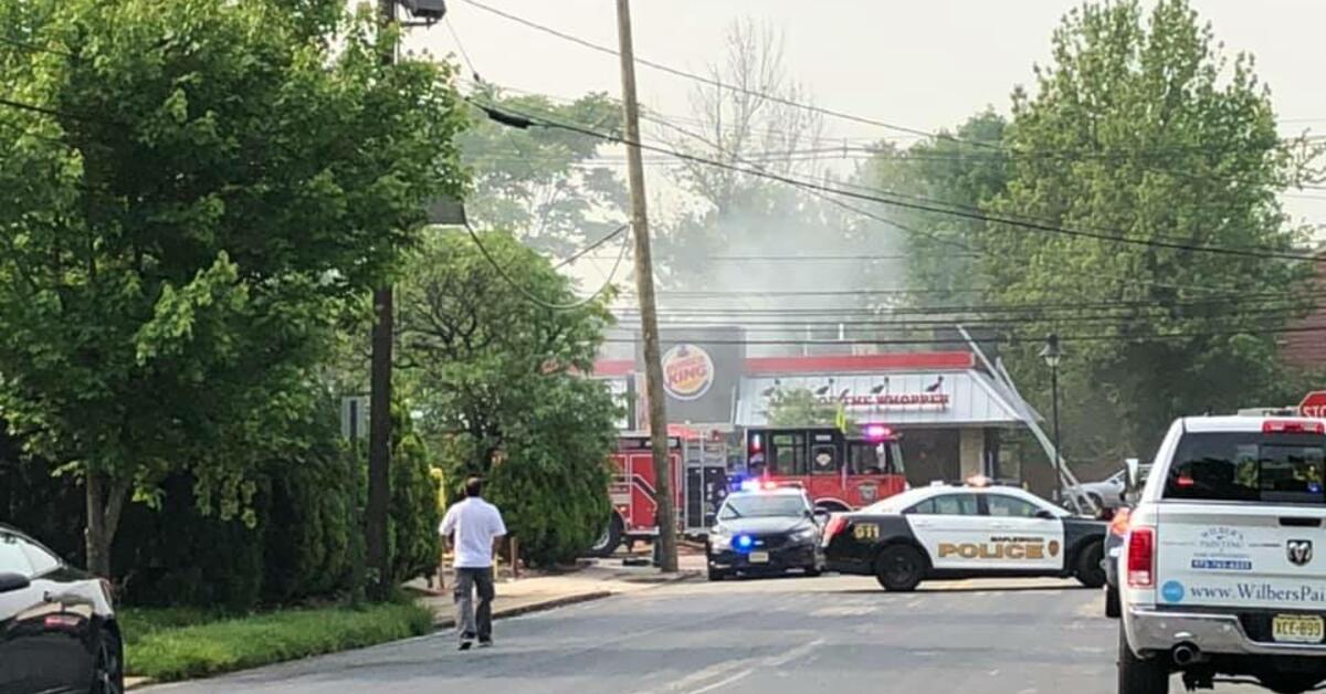 Maplewood Firefighters Battle Fire Inside Burger King