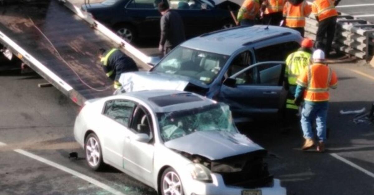 BREAKING Early Morning Crash Shuts Down Route 22 in North Plainfield