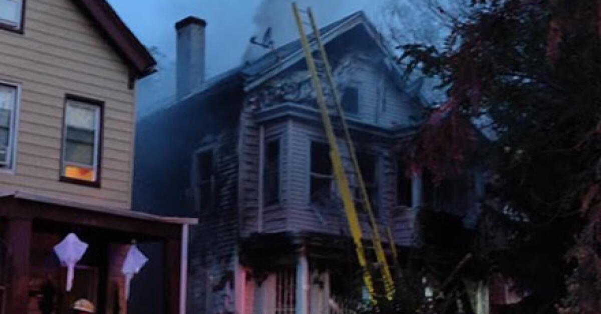 BREAKING NEWARK: Firefighters Battle House Fire in Newark's North Ward