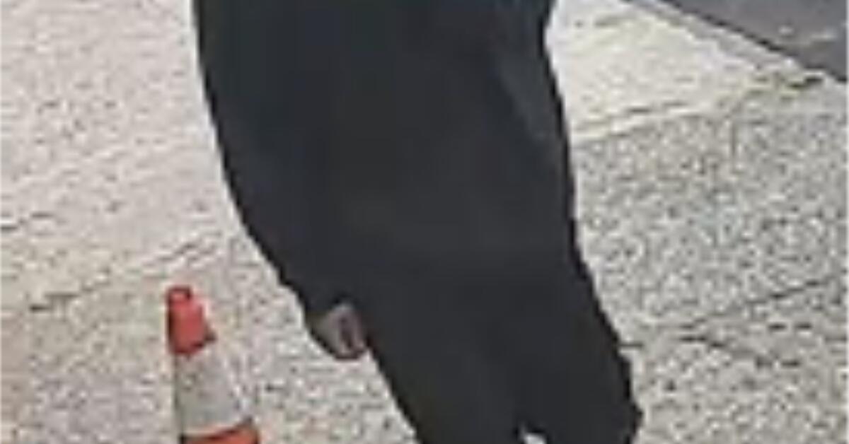 Man Robs Newark Liquor Store