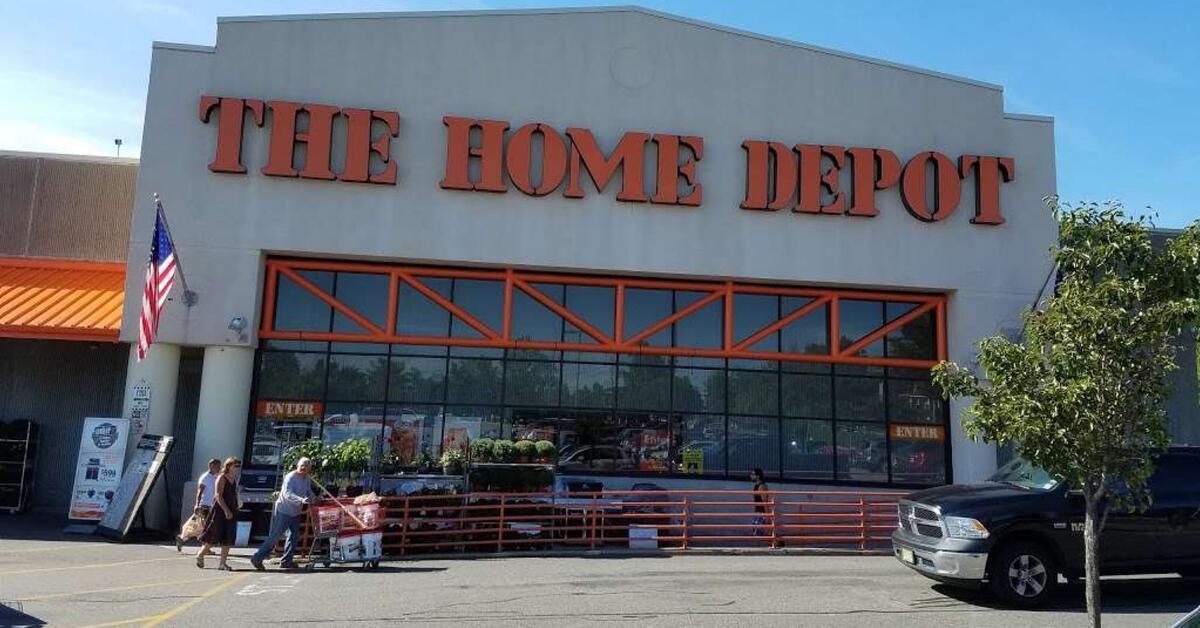 Masked Thieves Rush Bloomfield Home Depot, Steal Several Items