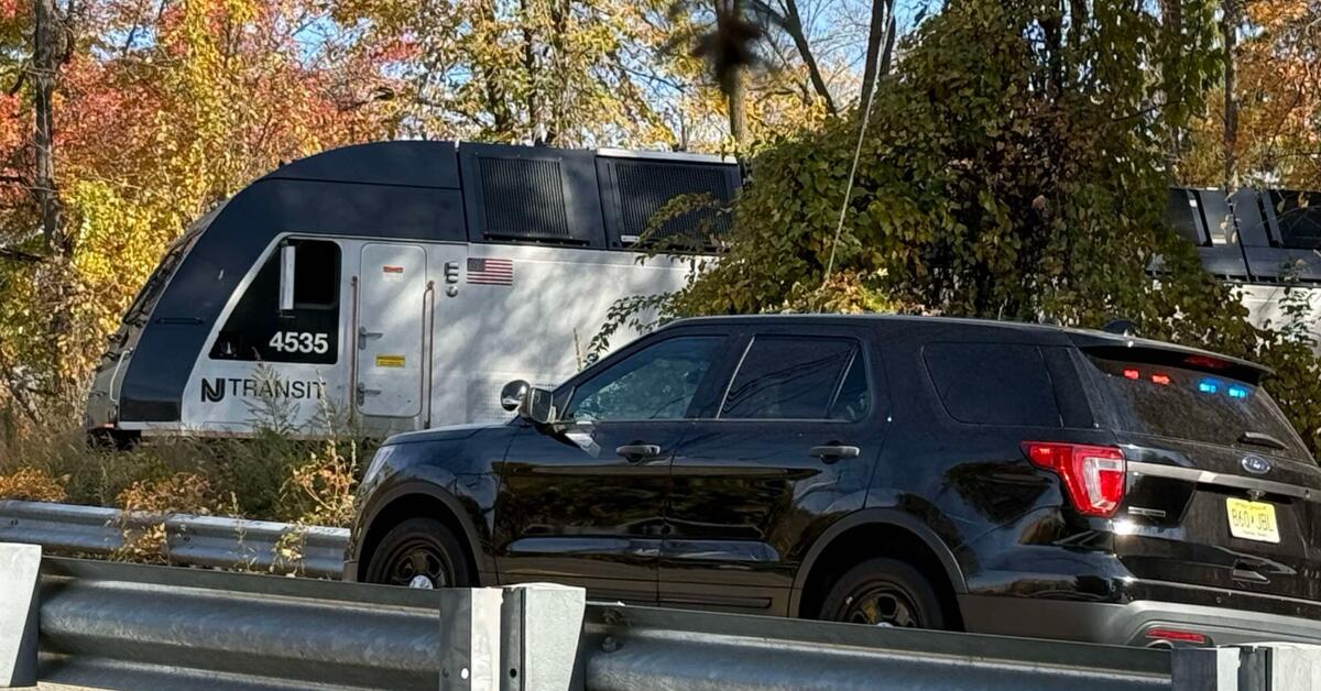 NJ Transit Train Strikes Vehicle, Leaving One Dead in Morris County