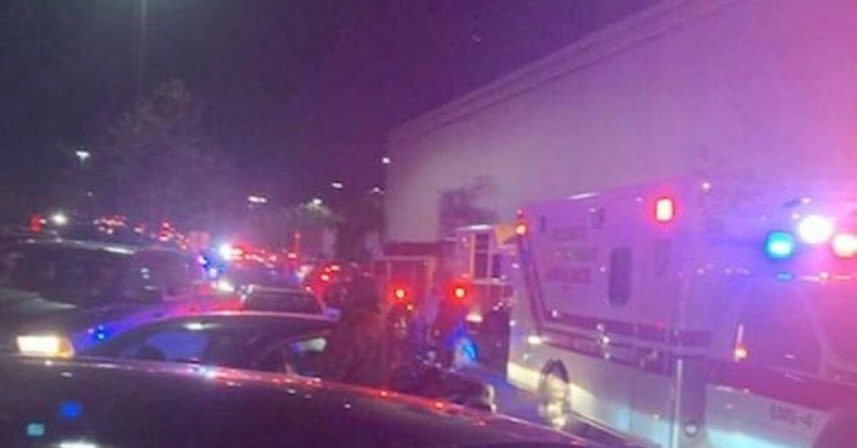 UPDATE Male Shot Inside Jersey Gardens Mall in Elizabeth