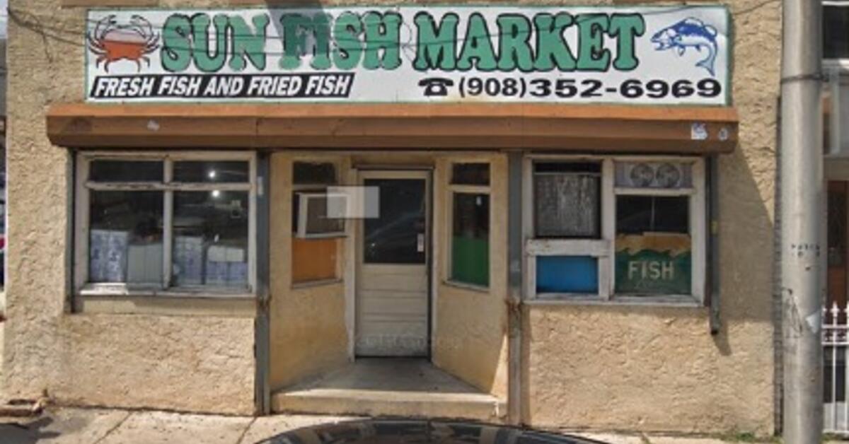Customers, Employees Robbed at Gunpoint Inside Fish Market