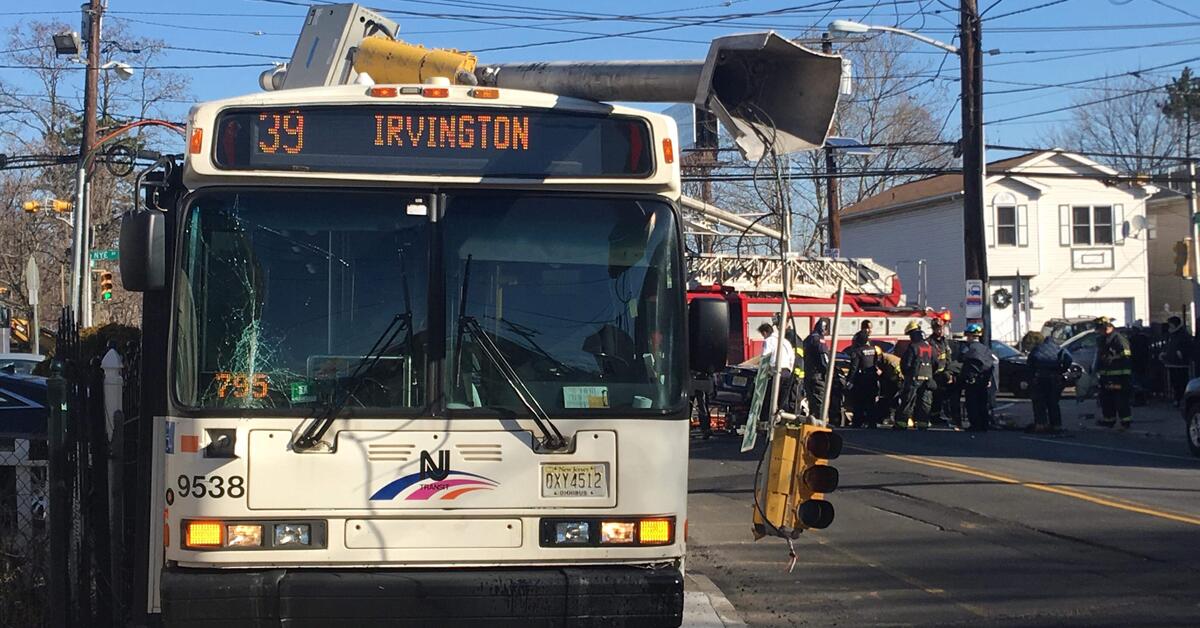 BREAKING NEWARK NJ: Injuries Reported in NJ Transit Bus Crash in Newark