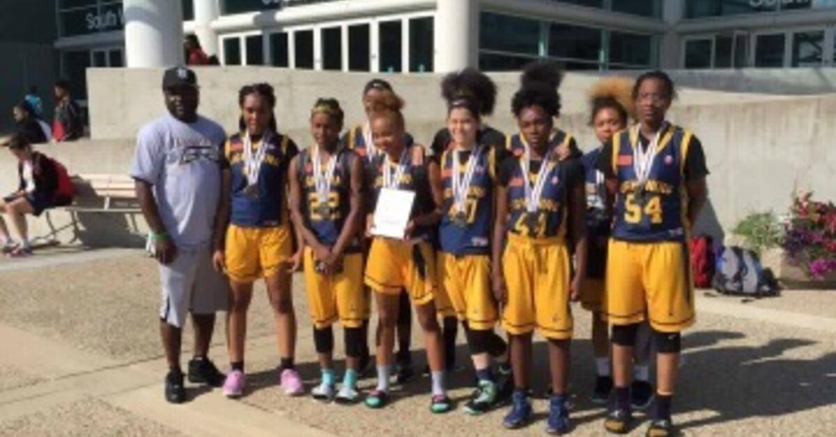 Newark S Only Girls Aau Basketball Team Scores Big In Kentucky
