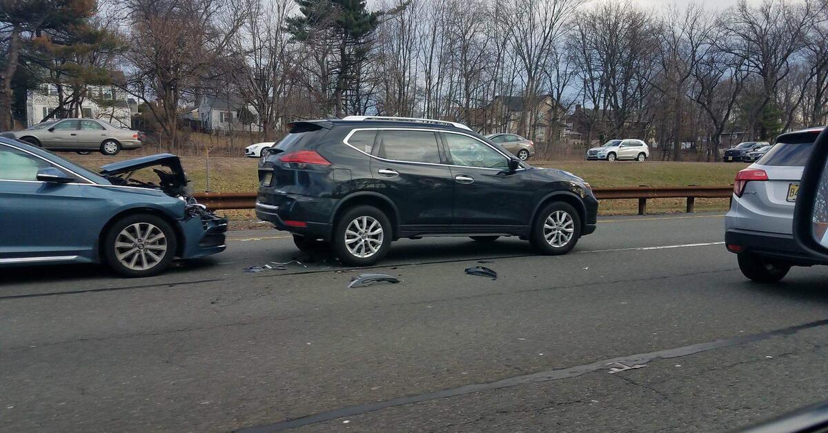 TRAFFIC ALERT Crash Causes Heavy Traffic on Garden State Parkway in