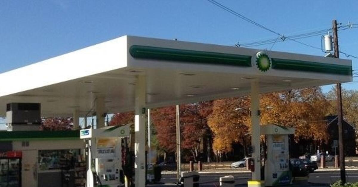 LINDEN GAS STATION ROBBERY HAS POLICE INVESTIGATING